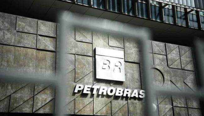 PF apura supostas fraudes em operações de câmbio pela Petrobras