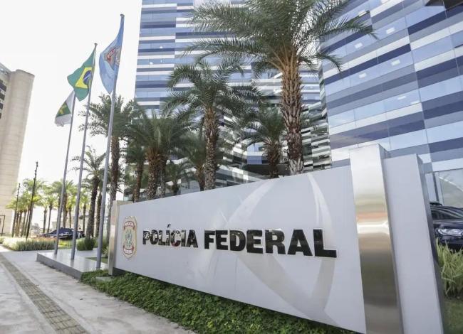 PF está com celular de Vorcaro e afirma poder enviar dados a ministros
