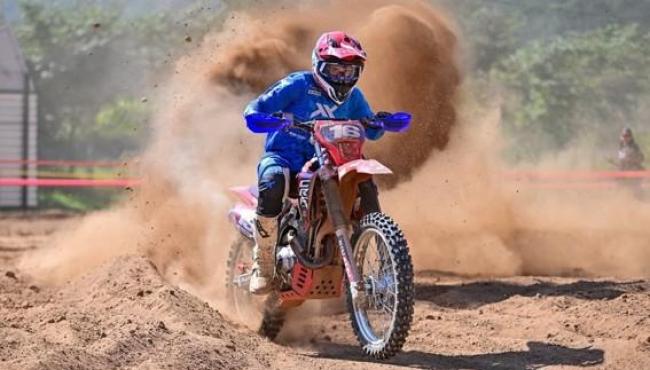 Piloto do Espírito Santo conquista medalha de ouro no Campeonato Brasileiro de Enduro