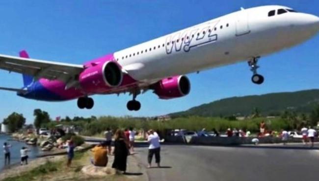 Piloto faz ‘o pouso mais baixo de todos os tempos’ em ilha grega