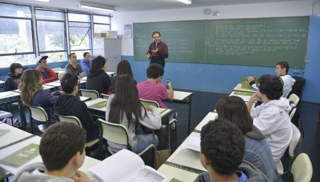 Piso do magistério tem reajuste de 5,4% e vai a R$ 5,1 mil em 2026