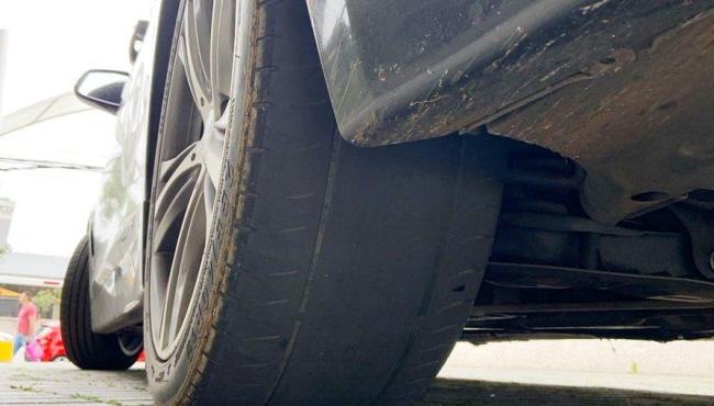 Pneus ficam carecas após apenas 4.000 km percorridos: Entenda o caso