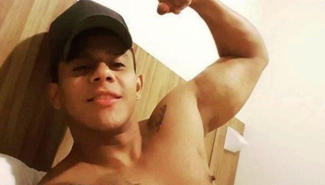 Polícia prende ator pornô acusado de aplicar o golpe do “boa noite, Cinderela”