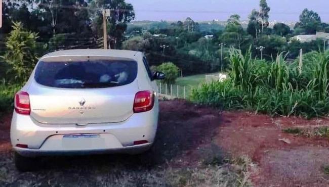 Polícia resgata mulher mantida em cárcere privado dentro de carro há 60 dias em SC