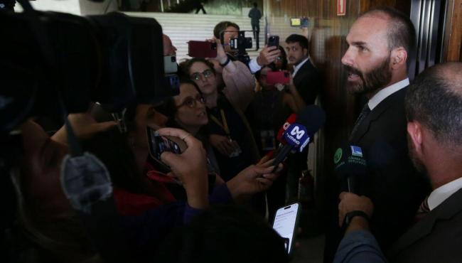 Por unanimidade, STF torna Eduardo Bolsonaro réu por atuação nos EUA