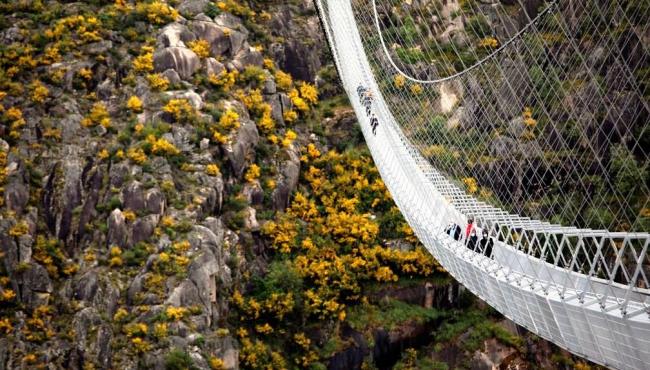 Portugal inaugura maior ponte suspensa de pedestres do mundo