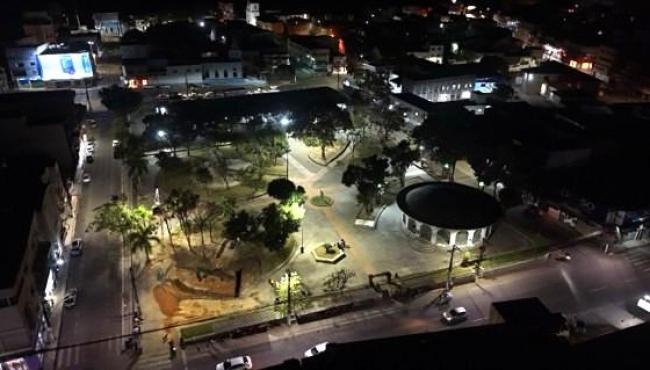 Praça Mesquita Neto ganha nova iluminação e mais segurança para a população de São Mateus, no ES