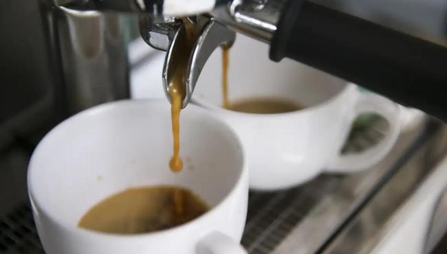Preços altos derrubam consumo de café no Brasil em 2025