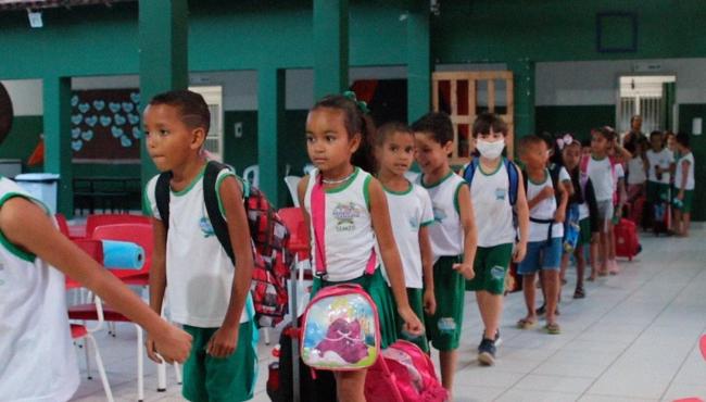 Prefeito Bruno Araújo anuncia compra de sistema de climatização para escolas de Pedro Canário, ES