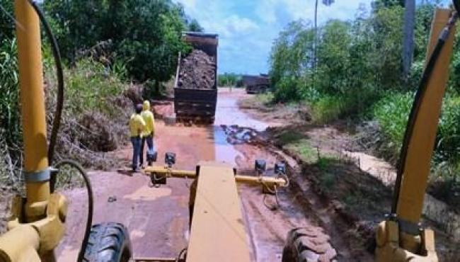 Prefeitura acelera recuperação das estradas nas zonas rurais de São Mateus, ES