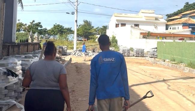 Prefeitura de Conceição da Barra, no ES, avança na pavimentação de ruas com recursos próprios