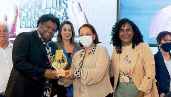 Prêmio Dom Luís Gonzaga Fernandes homenageia quatro pessoas e três instituições no ES