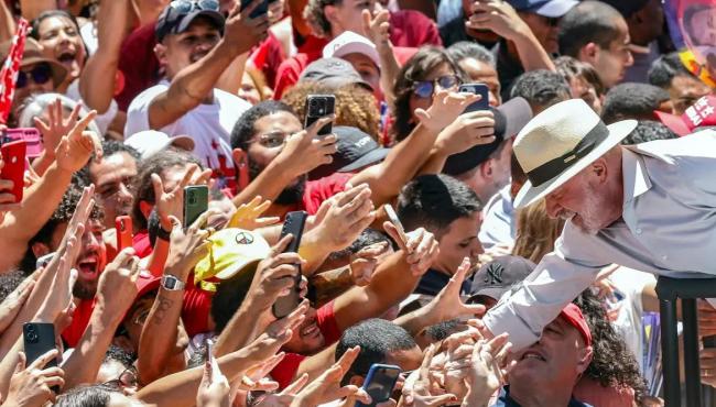 Presidente do TSE liga para Lula para parabenizar reeleição