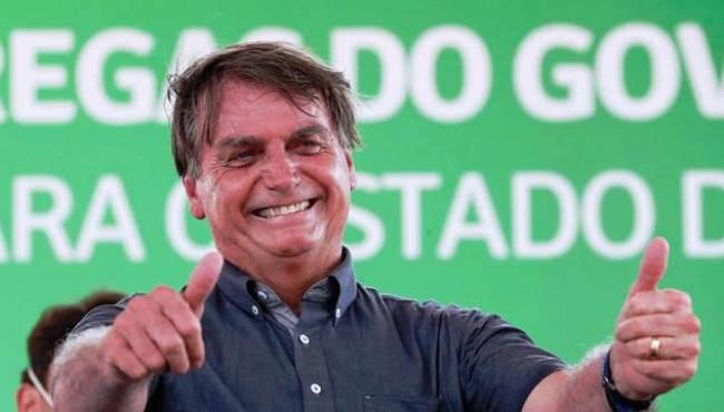 Presidente Jair Bolsonaro volta a defender a liberação de armas