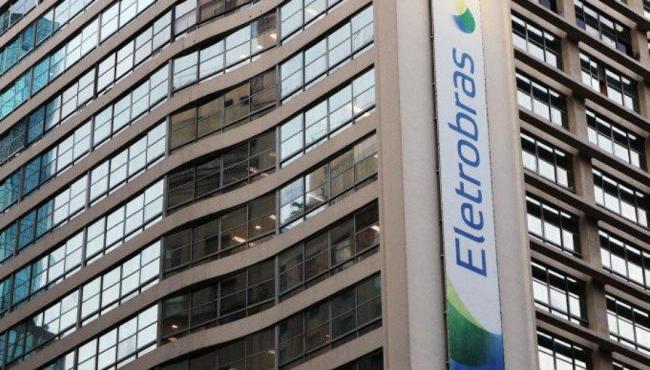 Privatização da Eletrobras pode criar programa social e redução na conta de luz