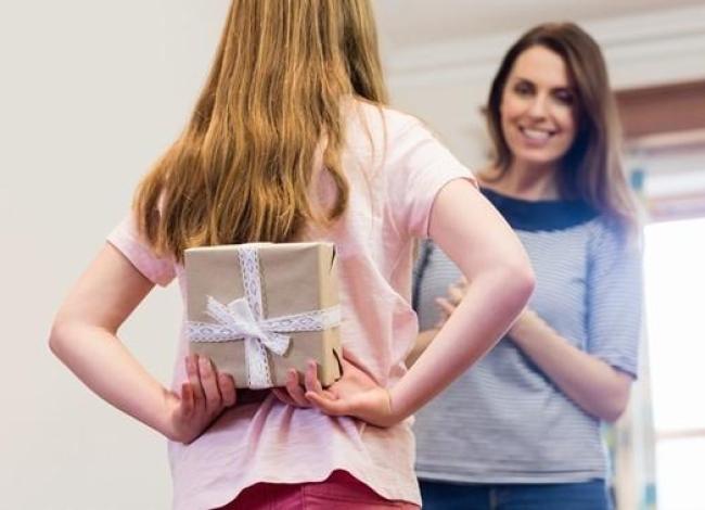 Procon-ES divulga pesquisa de preços para o Dia das Mães e orienta consumidores sobre direitos e cuidados nas compras