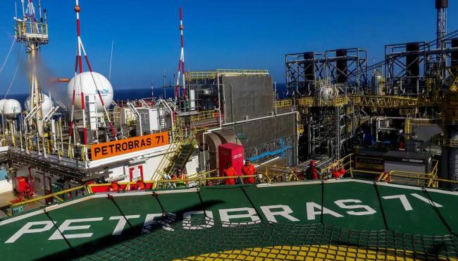 Produção de petróleo e gás atinge 4,921 milhões de barris em novembro