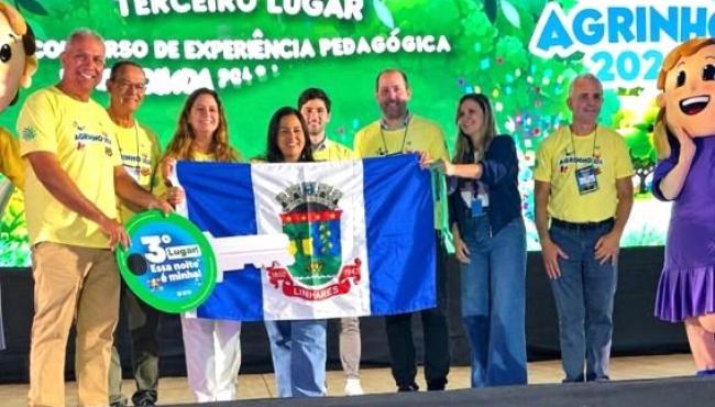 Professora de Linhares, no ES, conquista terceiro lugar no Agrinho 2026 e ganha moto zero km