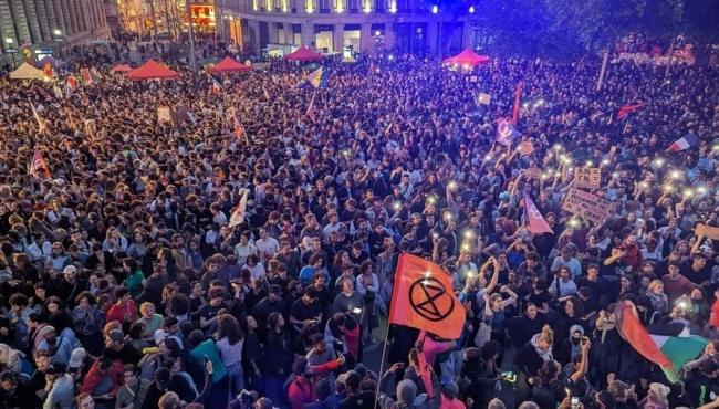 Protestos tomam ruas de Paris após vitória de extrema direita