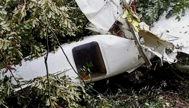 Queda de avião em área de mata piloto e três pessoas da mesma família, em MT