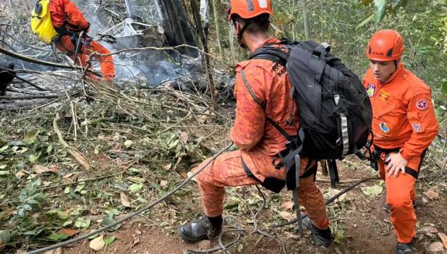 Queda de helicóptero deixa quatro pessoas mortas no Rio de Janeiro