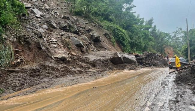 Quedas de ponte e barreira: Veja as interdições nas estradas do ES após as chuvas