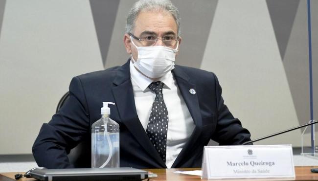 Queiroga critica vacinação antecipada e diz que limitou público adolescente por cautela com eventos adversos