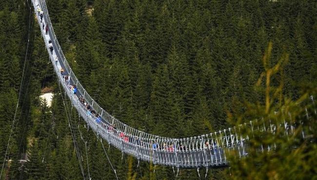 República Tcheca inaugura passarela suspensa mais longa do mundo