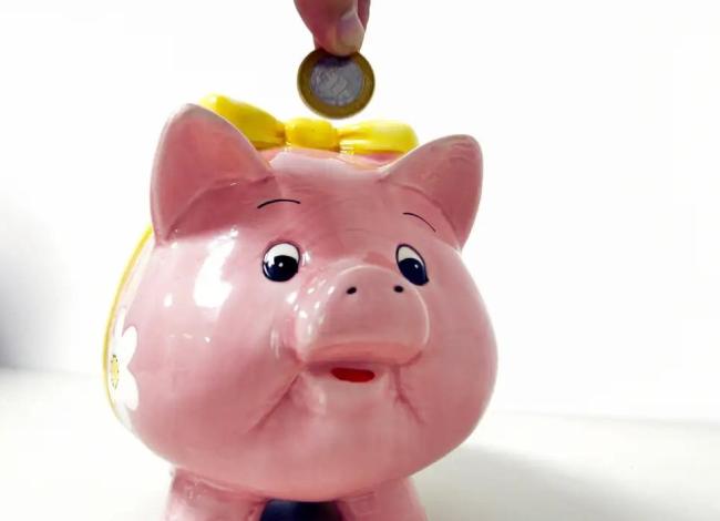 Retiradas da poupança superam depósitos em R$ 7,15 bilhões em julho