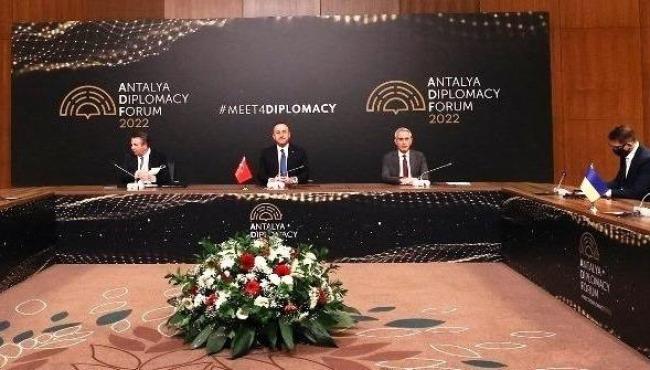 Reunião entre ministros da Rússia e Ucrânia termina sem acordo para cessar-fogo