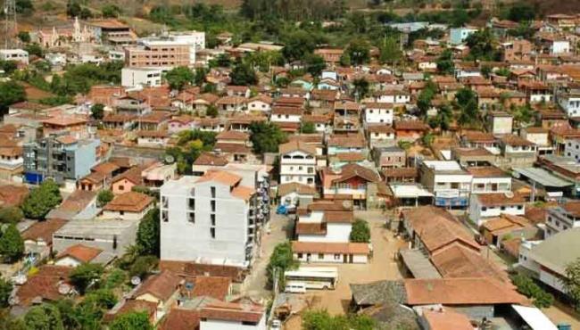 Rio Santa Maria do Doce tem 3% da vazão e afeta abastecimento de água em São Roque do Canaã