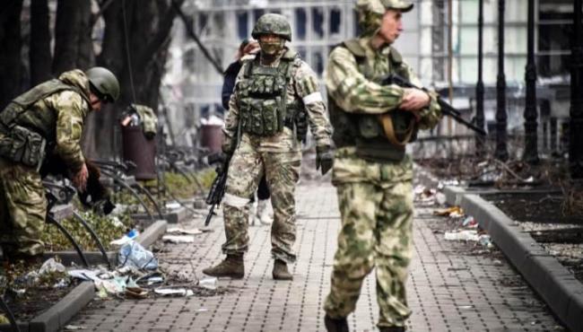 Rússia exige que ucranianos se rendam em Mariupol e faz novo bombardeio perto de Kiev