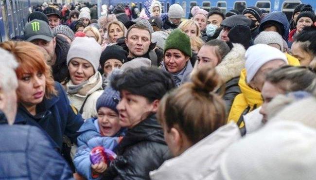Rússia promete abrir corredores humanitários, mas ucranianos têm medo de ataques à população