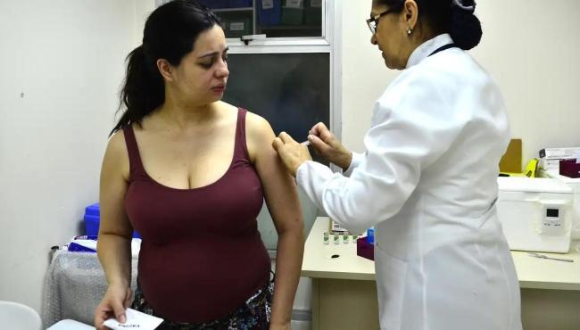 Saiba como será oferta de vacina que previne bronquiolite em bebês