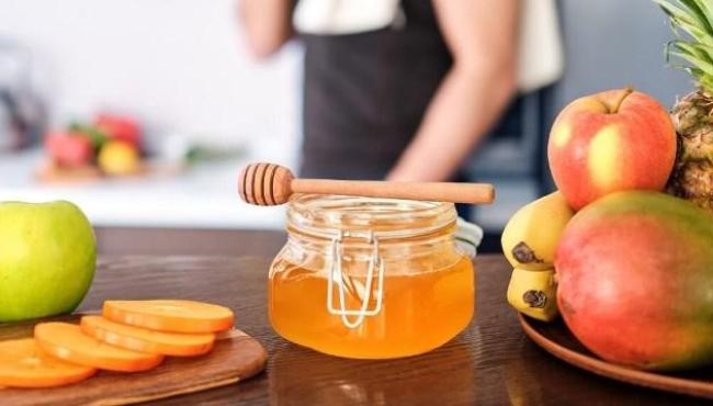 Saiba quais os benefícios do mel na dieta e como adoçar sem engordar