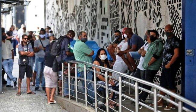 Saques do auxílio emergencial termina nesta semana; veja datas dos últimos pagamentos