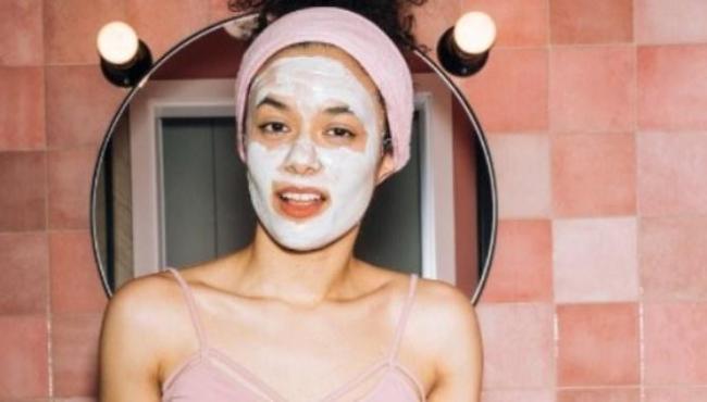 Saudáveis e eco-friendly: Como aderir aos produtos de beleza sem água