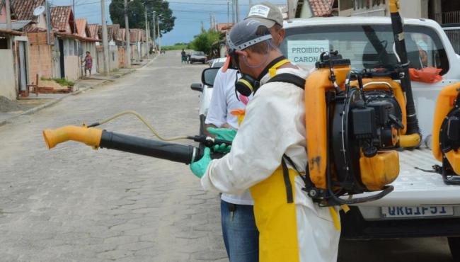 Saúde usa bombas costais no reforço de combate à Dengue em Boa Esperança