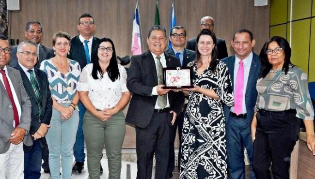 Secretária estadual do Trabalho agradece homenagem inédita da Câmara de São Mateus, ES