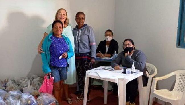 Secretaria de Assistência Social de Conceição da Barra, ES, realiza entrega de 400 cestas básicas