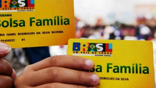 Secretário especial diz que governo prevê Bolsa Família de R$ 300 em novembro e dezembro