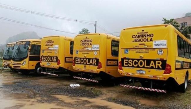 Sedu entrega novos ônibus escolares ao município de Vargem Alta, ES