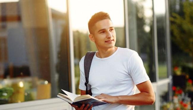 Sedu oferta quase 7 mil vagas para cursos de idiomas no ES
