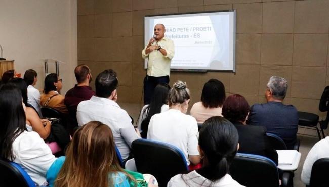 Sedu realiza reunião técnica com secretários municipais de Educação