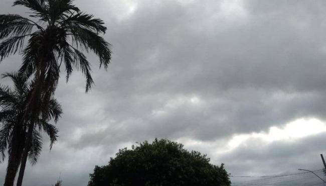 Semana deve começar com sol entre nuvens e chuva fraca no ES