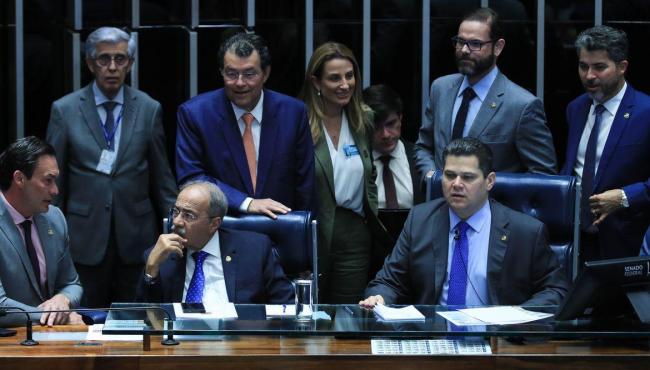 Senado aprova projeto que proíbe empréstimo consignado não autorizado