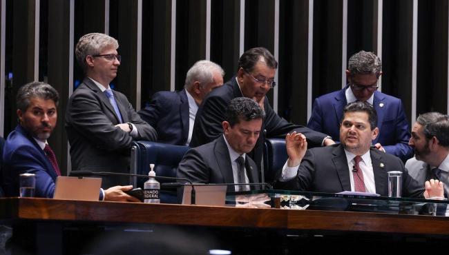 Senado aprova uso do Fundo do Pré-Sal para dívidas do agro