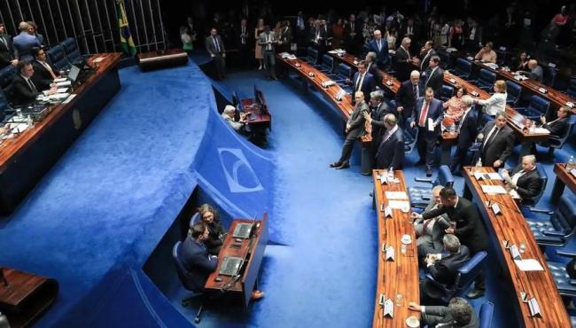 Senado mantém mudanças da Câmara e aprova projeto que limita crescimento do salário mínimo
