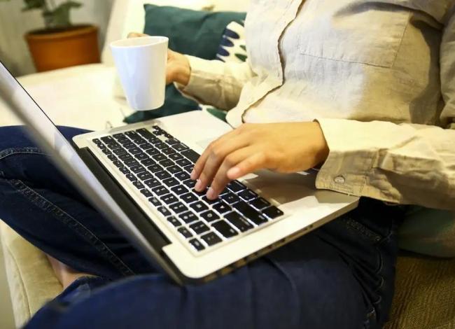 Sete em cada dez brasileiros temem comprar remédios pela internet