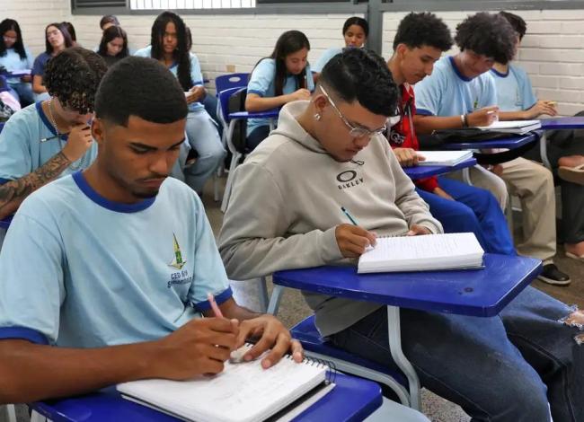 Sistema permite emissão de certificado de conclusão do ensino médio